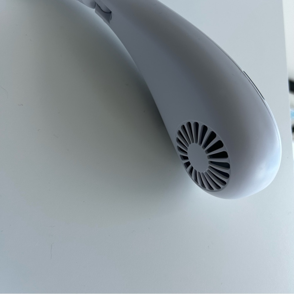 Portable Wearable Neck Fan - Rechargable - Picture 3 of 9